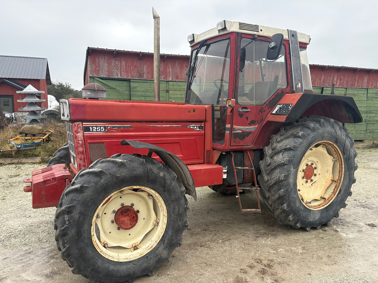 International 1255 XL - Traktor: slika 1 International 1255 XL - Traktor: slika 1