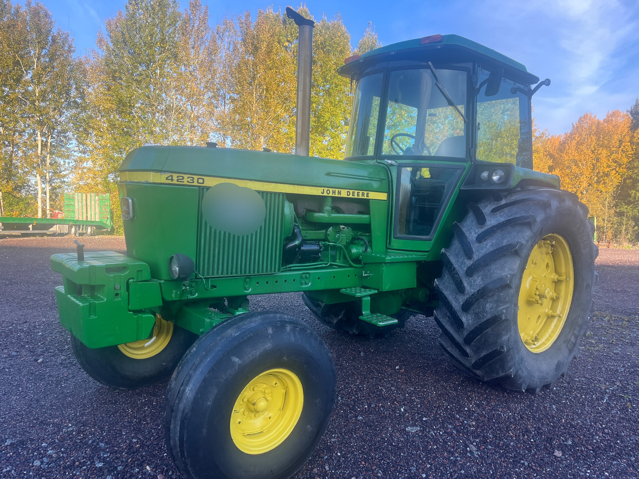 John Deere 4230 - Traktor: slika 1 John Deere 4230 - Traktor: slika 1