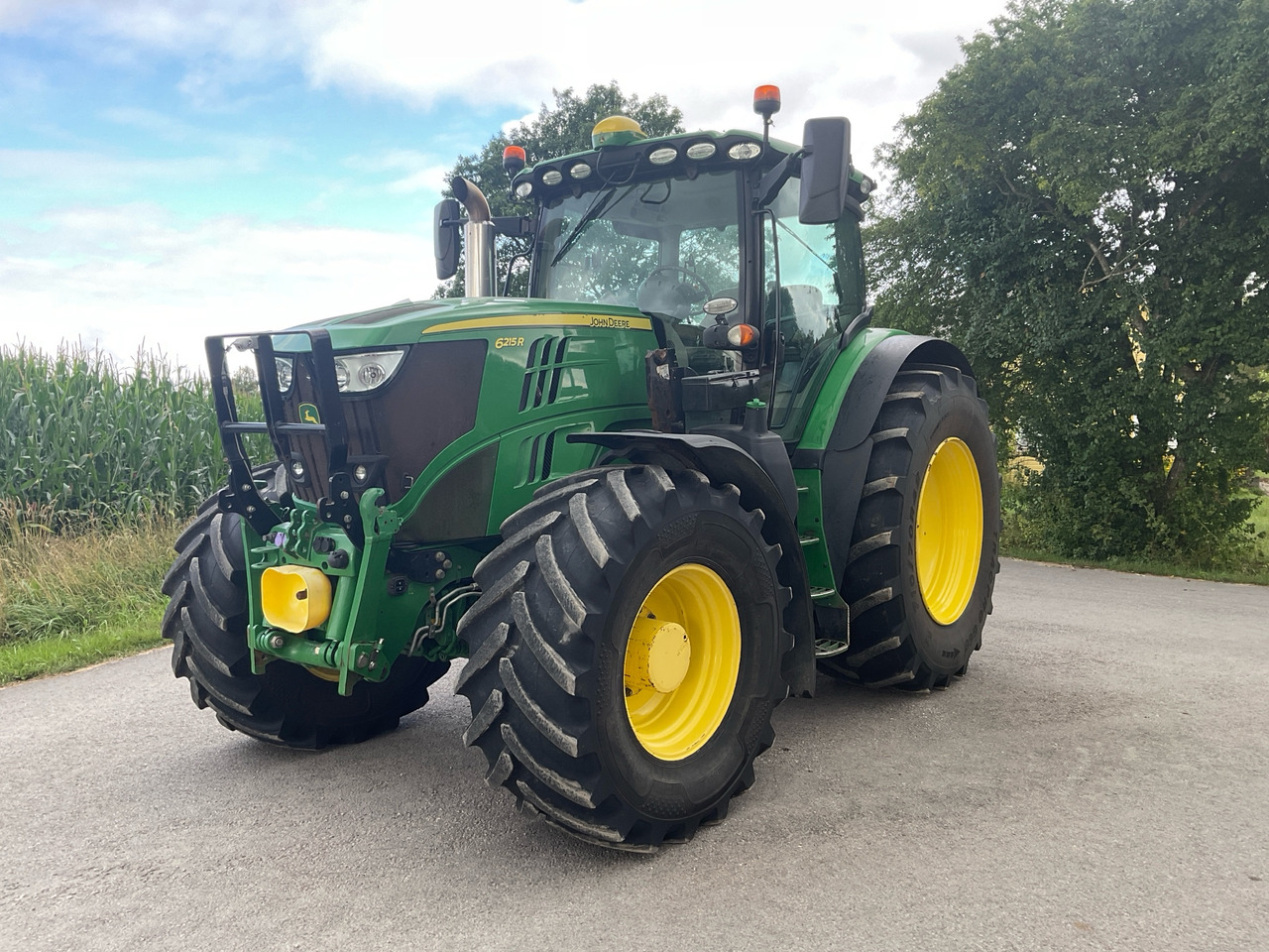 John Deere 6215R - Traktor: slika 1 John Deere 6215R - Traktor: slika 1