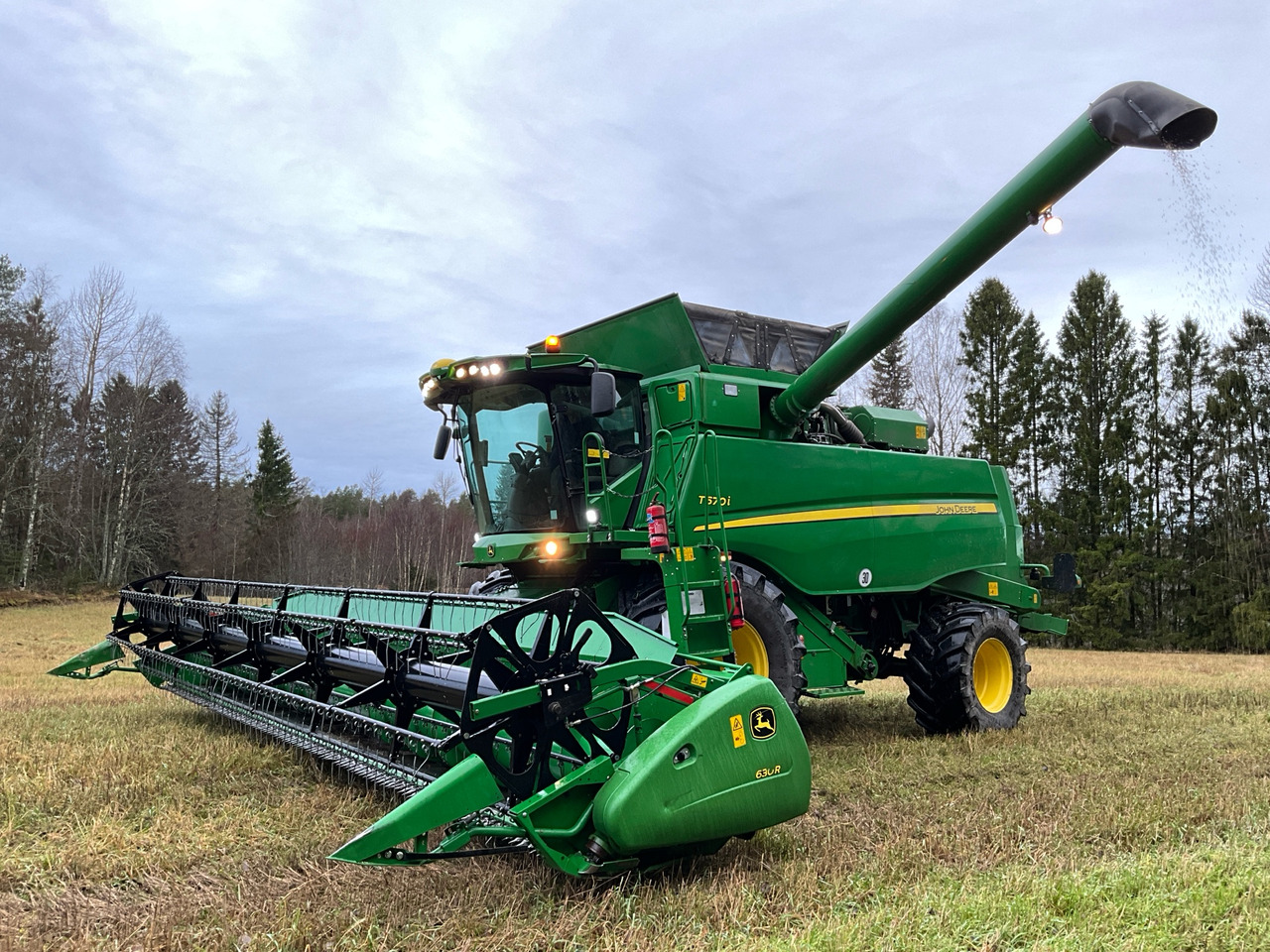 John Deere T670i - Kombinovani kombajn: slika 1 John Deere T670i - Kombinovani kombajn: slika 1