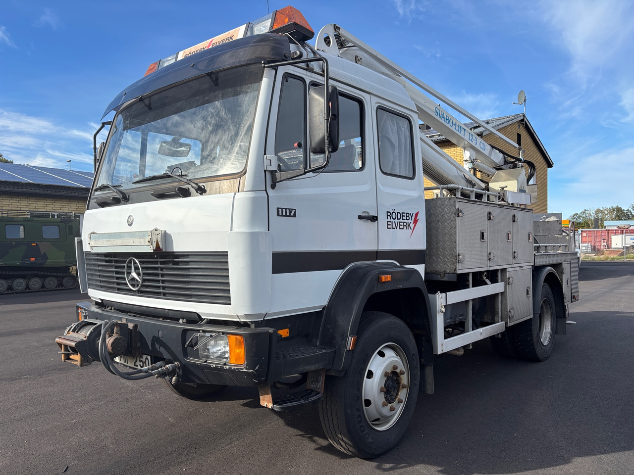 Mercedes-Benz 1117 - Kamion: slika 1 Mercedes-Benz 1117 - Kamion: slika 1