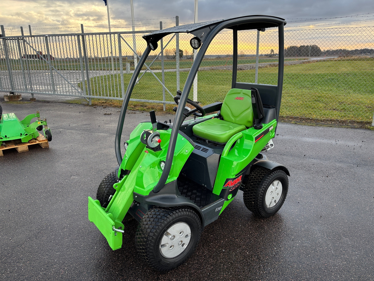 Avant 225 - Korisno/ Posebno vozilo: slika 1 Avant 225 - Korisno/ Posebno vozilo: slika 1