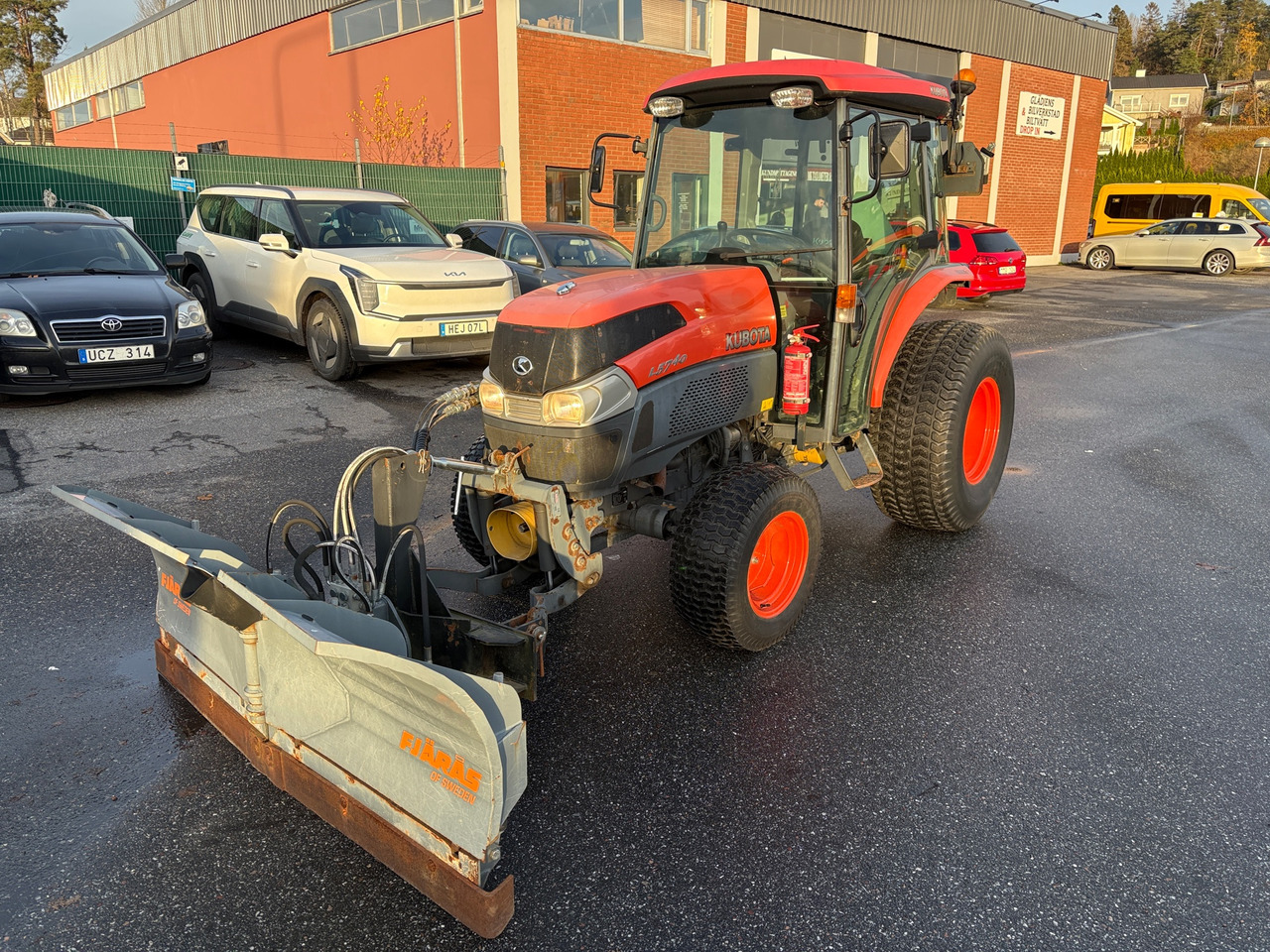Kubota L5740 - Traktor: slika 1 Kubota L5740 - Traktor: slika 1