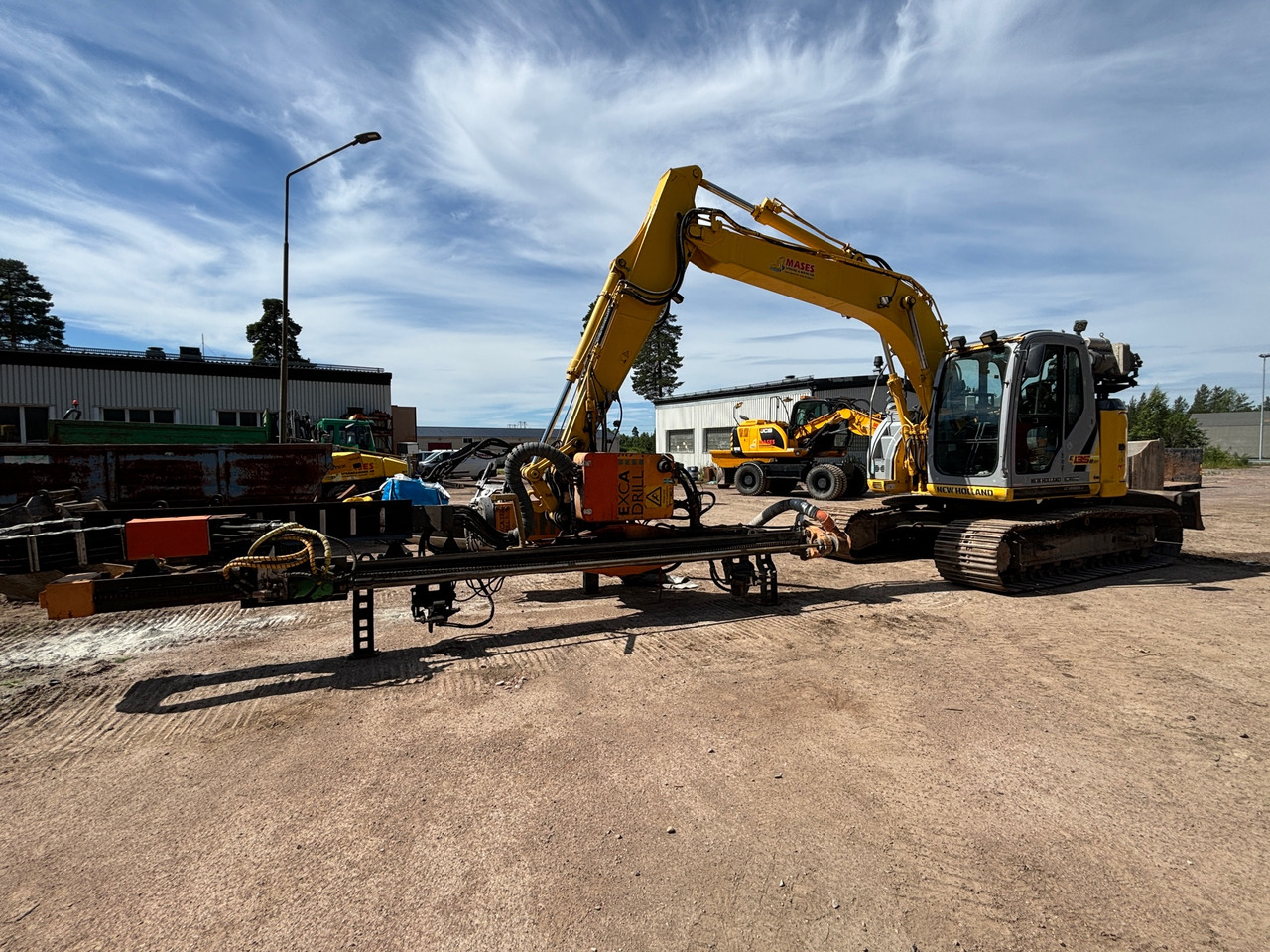 New Holland E135BSR-2 - Bager: slika 1 New Holland E135BSR-2 - Bager: slika 1