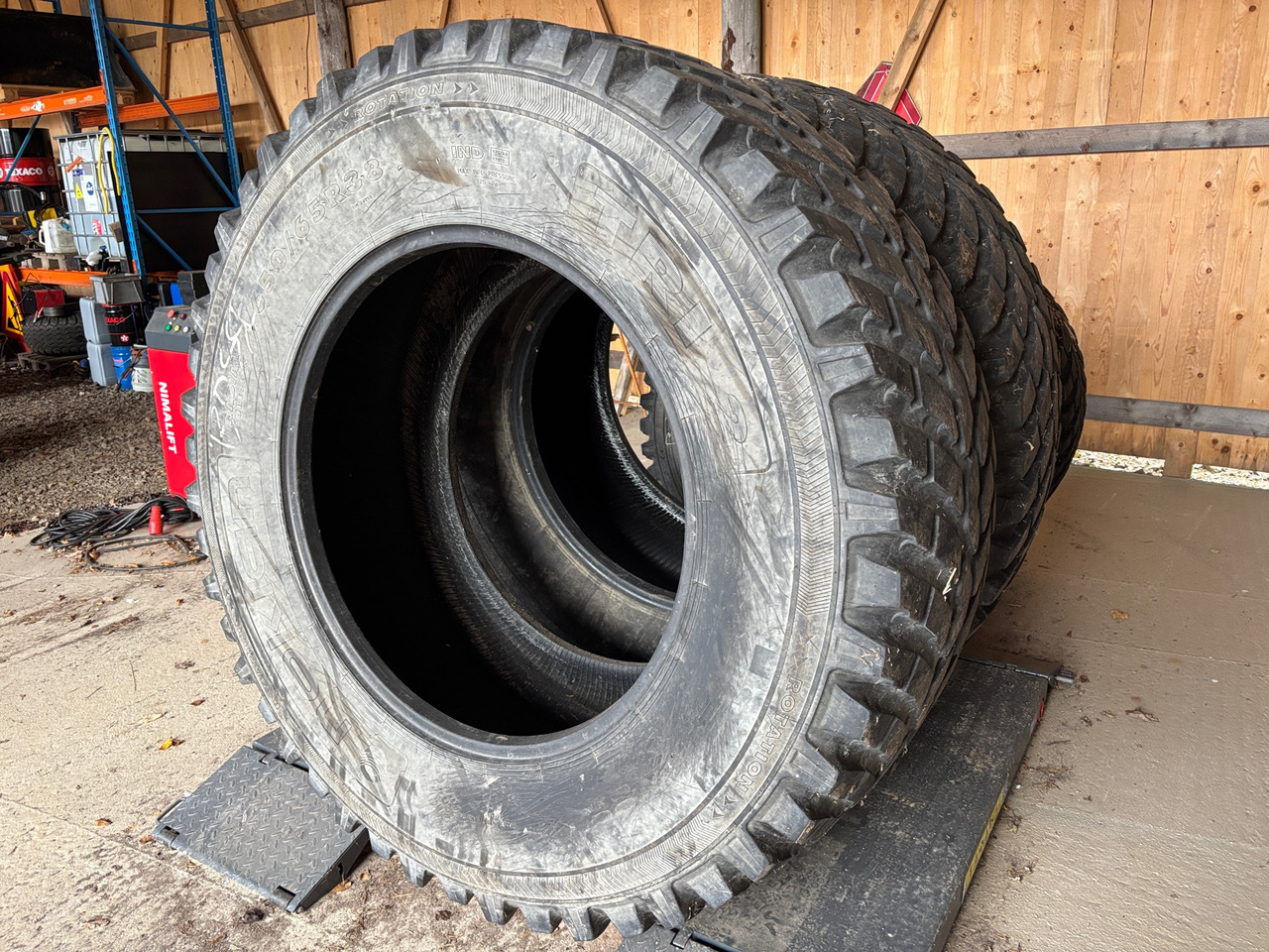 Nokian TRI 2 - Guma za Građevinska mašina: slika 1 Nokian TRI 2 - Guma za Građevinska mašina: slika 1