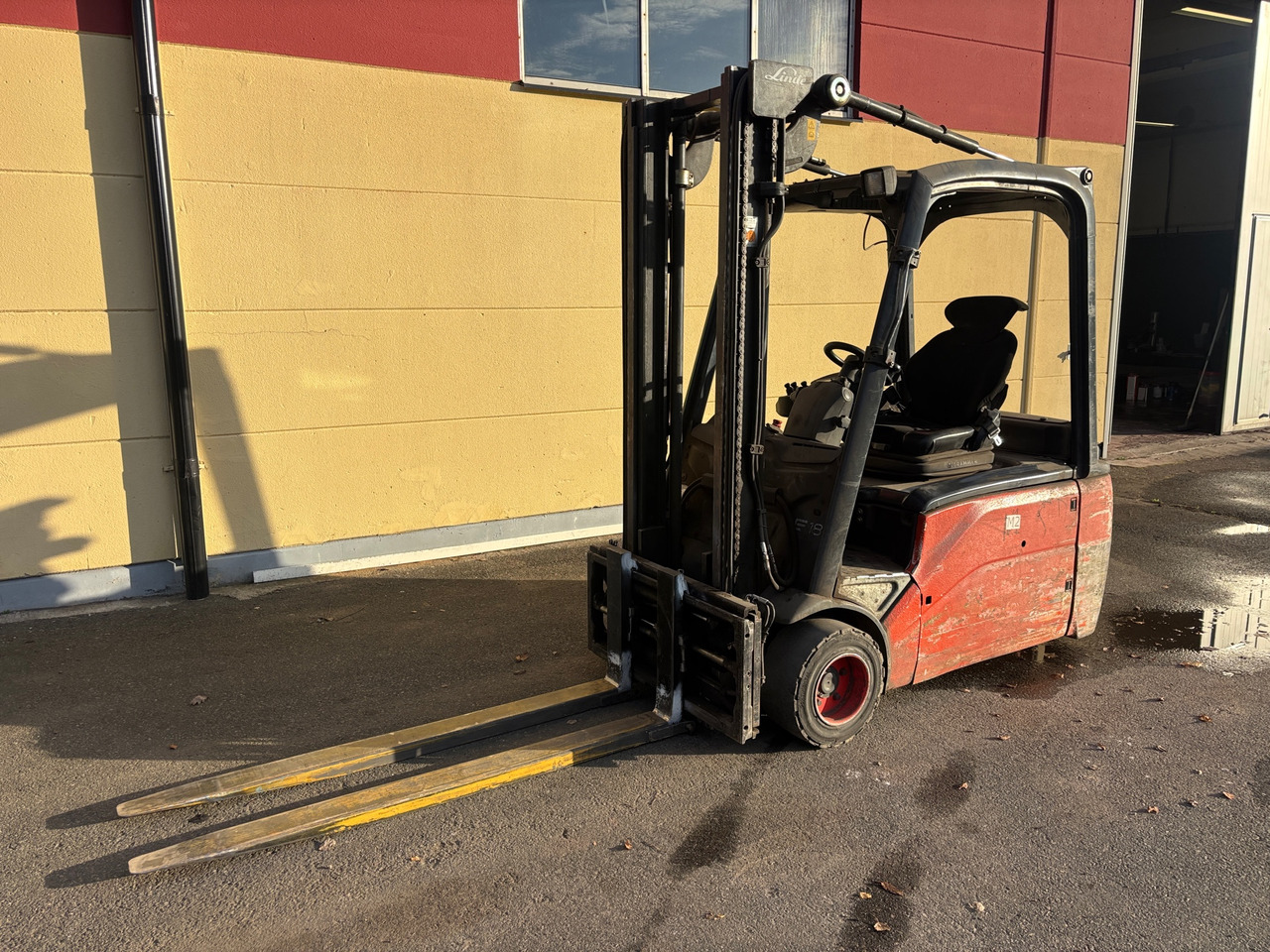 Linde E18L-01 - Oprema za rukovanje materijalima: slika 1 Linde E18L-01 - Oprema za rukovanje materijalima: slika 1