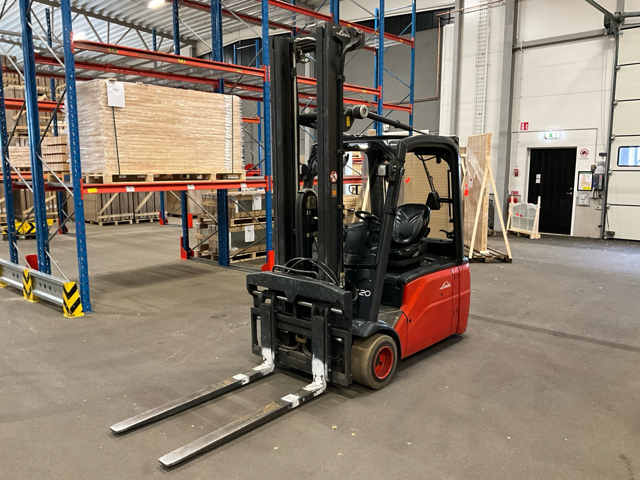 Linde E20L-01 - Oprema za rukovanje materijalima: slika 1 Linde E20L-01 - Oprema za rukovanje materijalima: slika 1