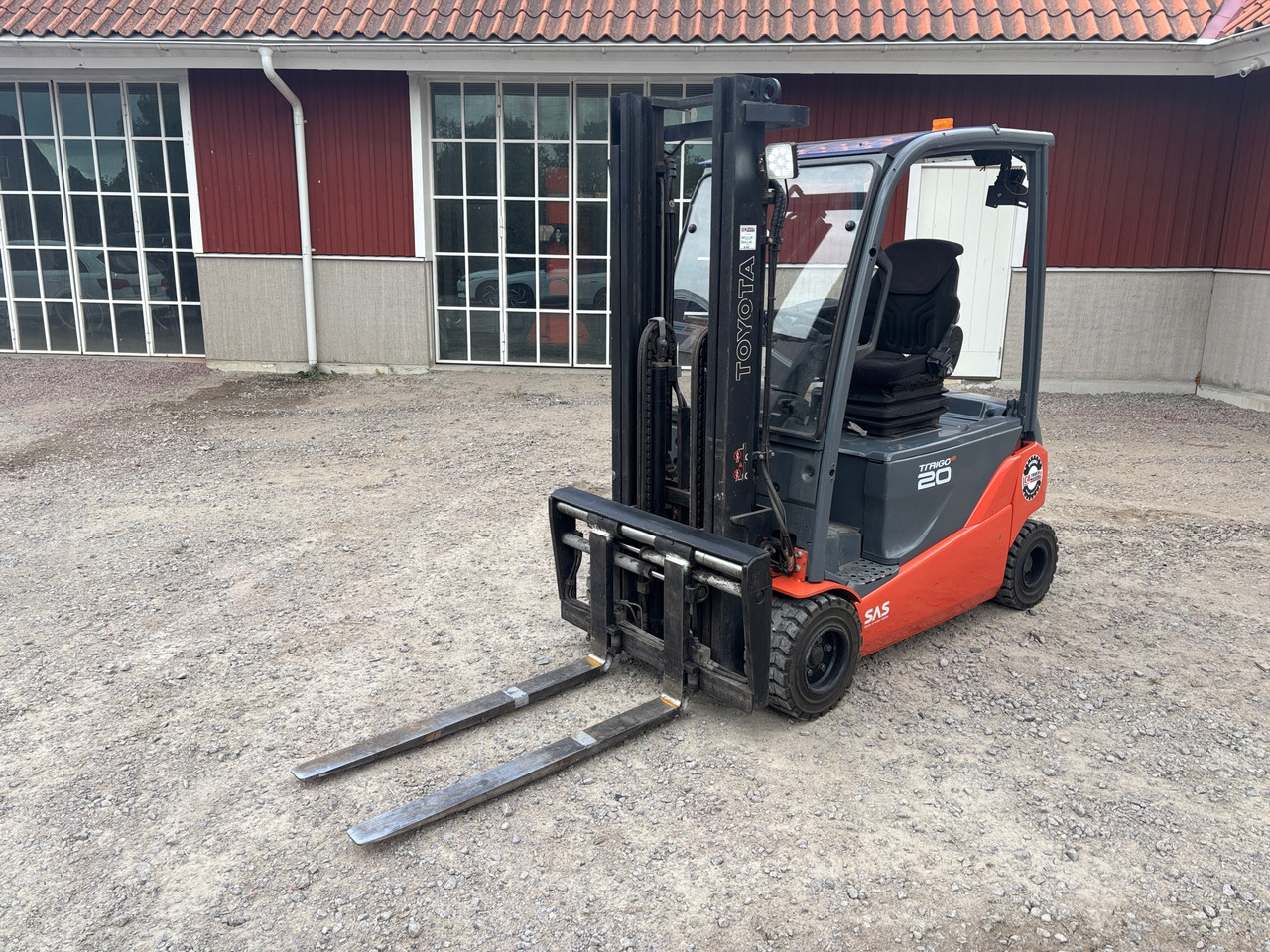 Toyota 8FBMT20 - Oprema za rukovanje materijalima: slika 1 Toyota 8FBMT20 - Oprema za rukovanje materijalima: slika 1