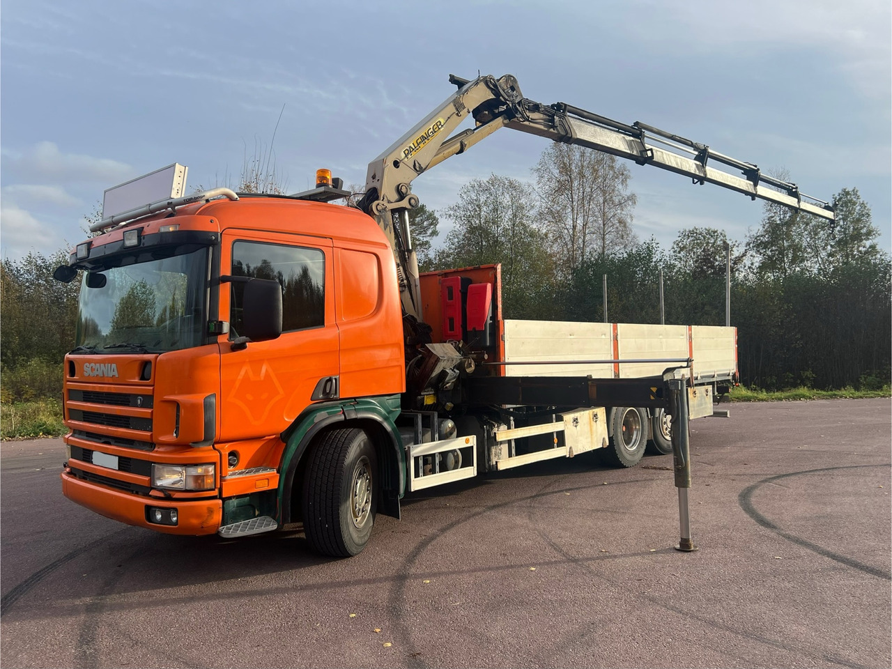 Scania P114GB6X2*4NB380 - Kamion sa dizalicom: slika 1 Scania P114GB6X2*4NB380 - Kamion sa dizalicom: slika 1