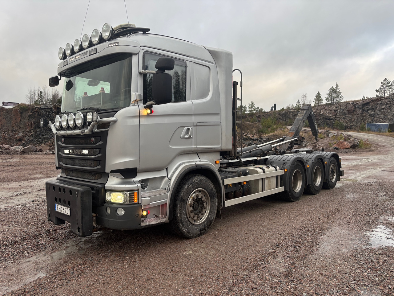 Scania R580LB8X2*4HNB - Kamion sa hidrauličnom kukom: slika 1 Scania R580LB8X2*4HNB - Kamion sa hidrauličnom kukom: slika 1