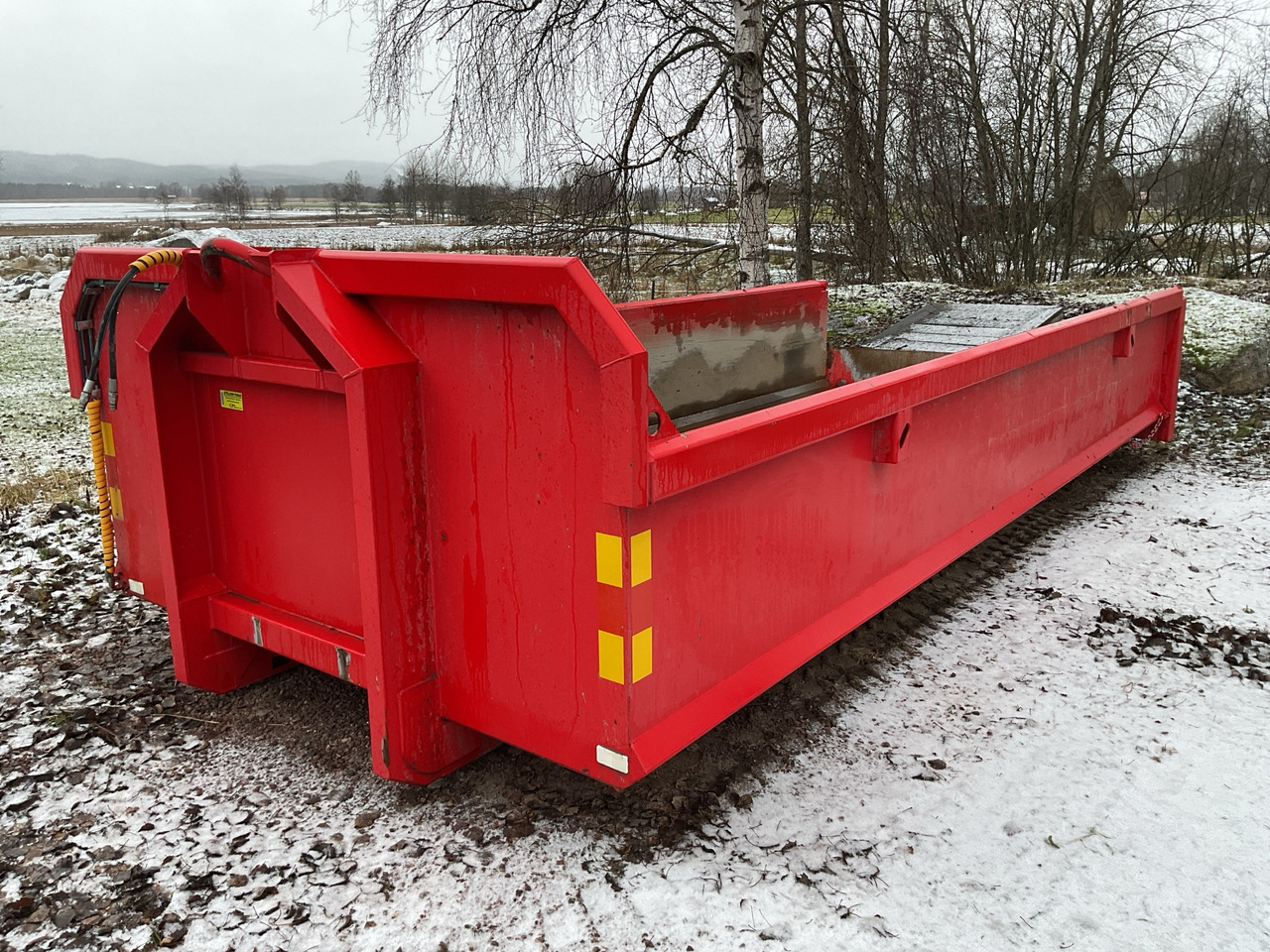 Sisu - Abrol kontejner: slika 1 Sisu - Abrol kontejner: slika 1