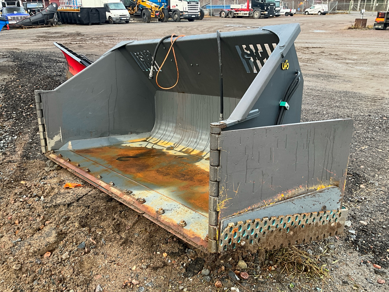 Ufo - Utovarna kašika: slika 1 Ufo - Utovarna kašika: slika 1