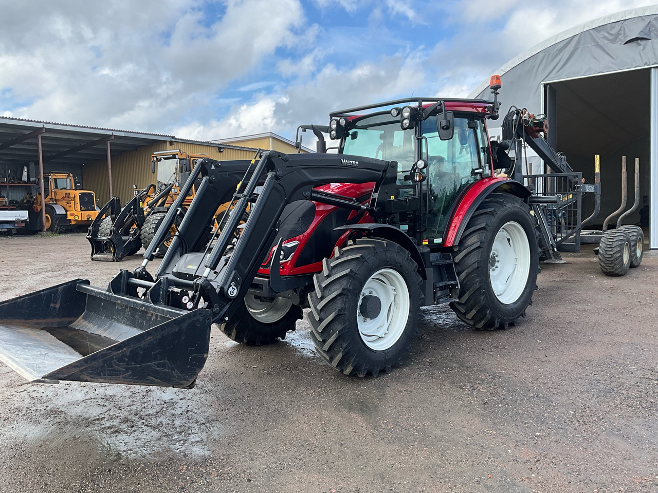 Valtra A115MH4 - Traktor: slika 1 Valtra A115MH4 - Traktor: slika 1