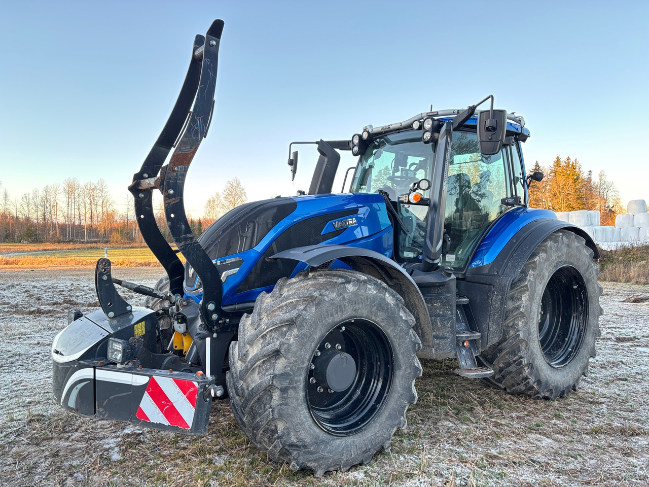 Valtra T255 Versu - Traktor: slika 1 Valtra T255 Versu - Traktor: slika 1