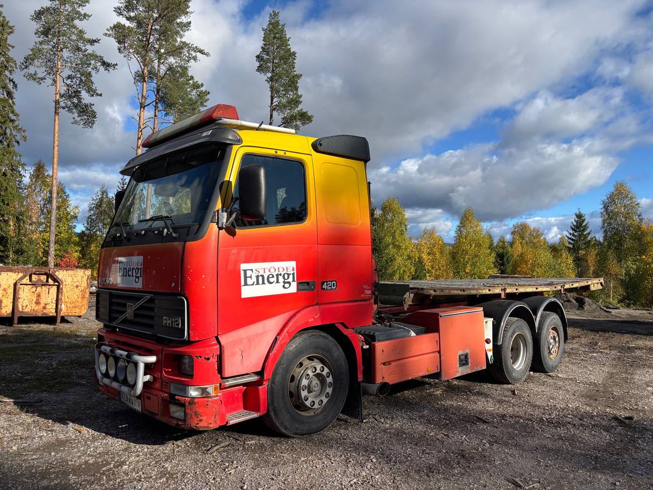 Volvo FH12 - Kamion sa hidrauličnom kukom: slika 1 Volvo FH12 - Kamion sa hidrauličnom kukom: slika 1