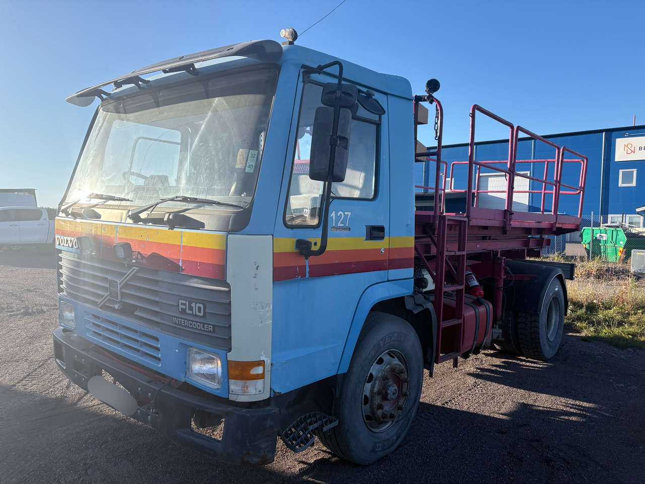 Volvo FL10 4X2 - Vazdušna platforma montirana na kamion: slika 1 Volvo FL10 4X2 - Vazdušna platforma montirana na kamion: slika 1