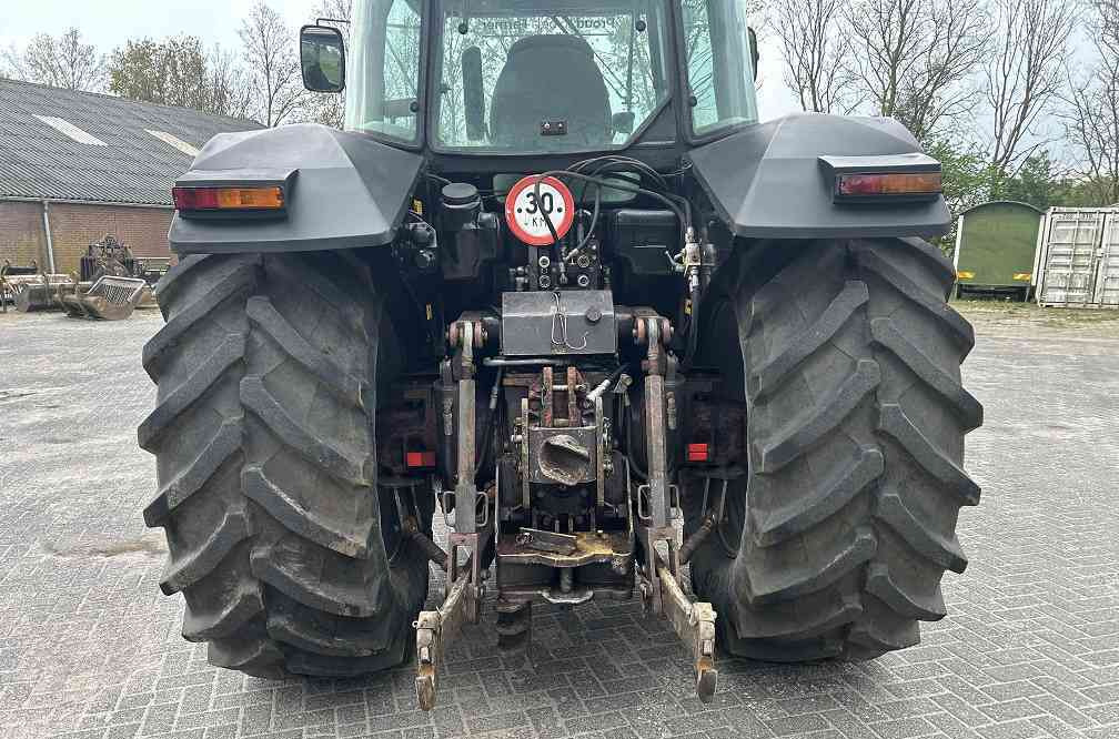 Massey Ferguson 8110 dynashift - Traktor: slika 3 Massey Ferguson 8110 dynashift - Traktor: slika 3