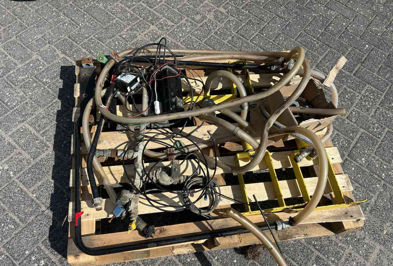 Michelin 1050/50x32 en 750/50x26 luchtdrukwissel set - Шины и диски za Poljoprivredna mašina: slika 3 Michelin 1050/50x32 en 750/50x26 luchtdrukwissel set - Шины и диски za Poljoprivredna mašina: slika 3