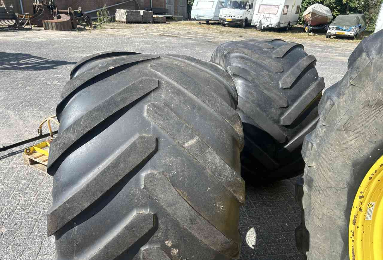 Michelin 1050/50x32 en 750/50x26 luchtdrukwissel set - Шины и диски za Poljoprivredna mašina: slika 4 Michelin 1050/50x32 en 750/50x26 luchtdrukwissel set - Шины и диски za Poljoprivredna mašina: slika 4