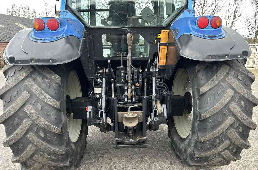 Valtra T130 trekker - Traktor: slika 3 Valtra T130 trekker - Traktor: slika 3