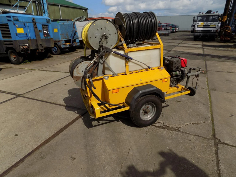 Rioned HD50 Rioned HD50 diesel - Vakuumska cisterna: slika 3 Rioned HD50 Rioned HD50 diesel - Vakuumska cisterna: slika 3