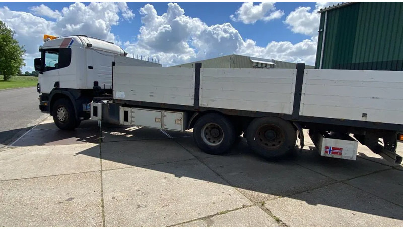 Kamion sa zatvorenim sandukom Scania P124-400 Scania met plateau en mogelijkheid voor kraan achter cabine: slika 12