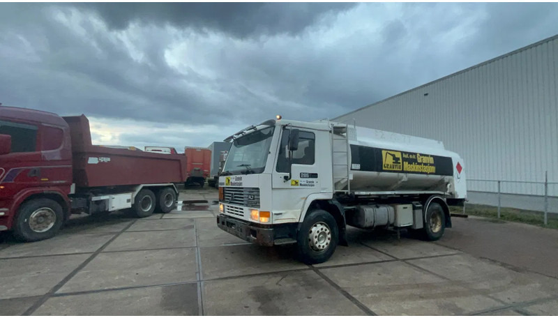 Volvo FL 7 Volvo FL7 285 Fuel tanker 4x2 - Kamion cisterna: slika 2 Volvo FL 7 Volvo FL7 285 Fuel tanker 4x2 - Kamion cisterna: slika 2