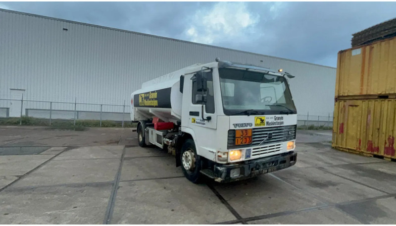 Volvo FL 7 Volvo FL7 285 Fuel tanker 4x2 - Kamion cisterna: slika 1 Volvo FL 7 Volvo FL7 285 Fuel tanker 4x2 - Kamion cisterna: slika 1