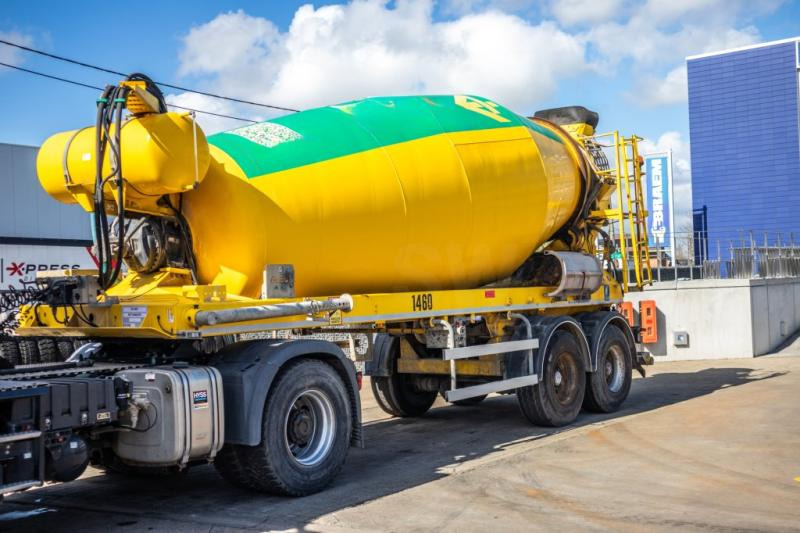 DE BUF BETON MIXER/MALAXEUR/MISCHER-10M3 - Poluprikolica mikser: slika 1 DE BUF BETON MIXER/MALAXEUR/MISCHER-10M3 - Poluprikolica mikser: slika 1