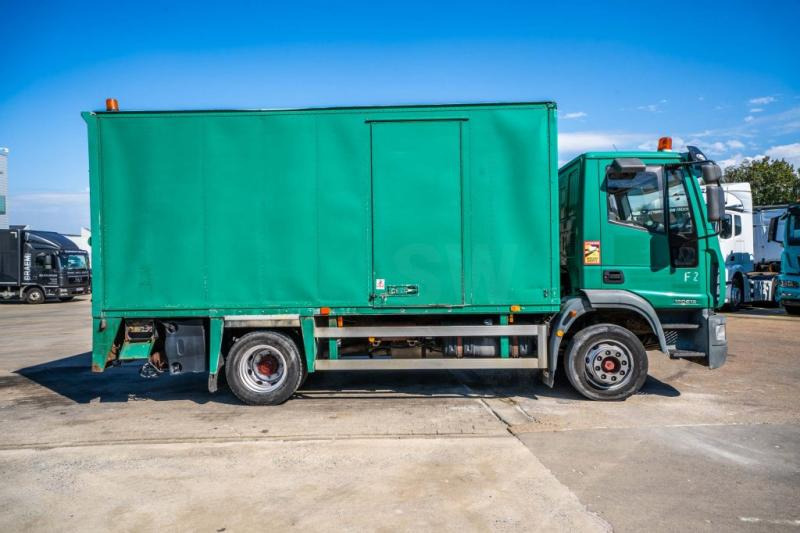 Iveco EUROCARGO 120E18 - Kamion sa zatvorenim sandukom: slika 3 Iveco EUROCARGO 120E18 - Kamion sa zatvorenim sandukom: slika 3