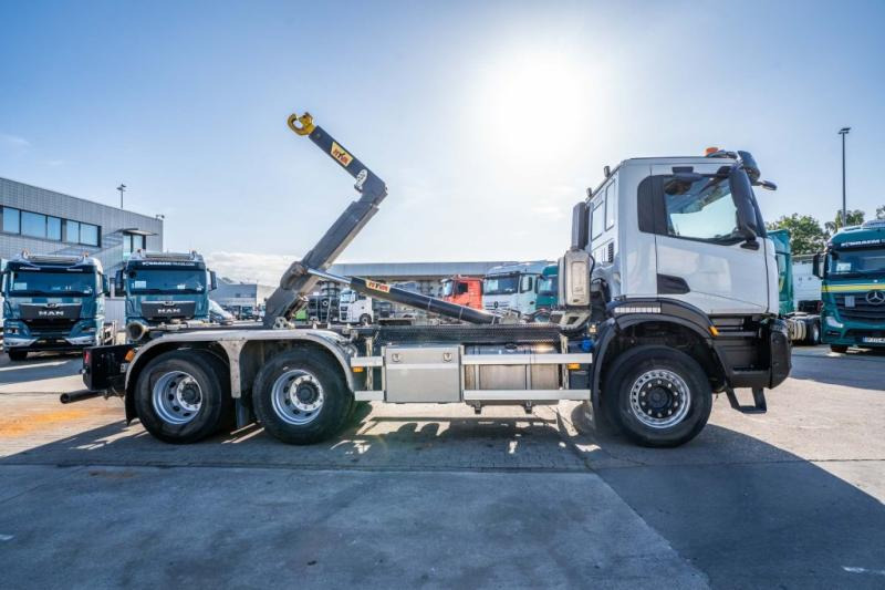 Iveco X-WAY 460 - HYVA - 91000 KM - Kamion sa hidrauličnom kukom: slika 3 Iveco X-WAY 460 - HYVA - 91000 KM - Kamion sa hidrauličnom kukom: slika 3