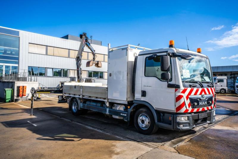 MAN TGL 12.190 BL + HIAB 055 D-1 HIDUO - Kamion sa tovarnim sandukom, Kamion sa dizalicom: slika 2 MAN TGL 12.190 BL + HIAB 055 D-1 HIDUO - Kamion sa tovarnim sandukom, Kamion sa dizalicom: slika 2