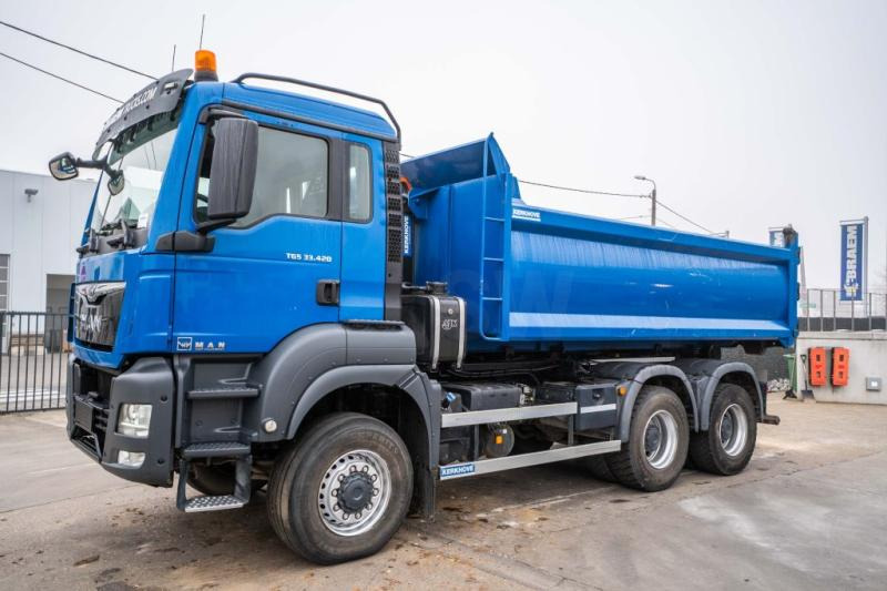 MAN TGS 33.420 BB (containerbak:+3000 € ) - Kamion sa hidrauličnom kukom: slika 1 MAN TGS 33.420 BB (containerbak:+3000 € ) - Kamion sa hidrauličnom kukom: slika 1