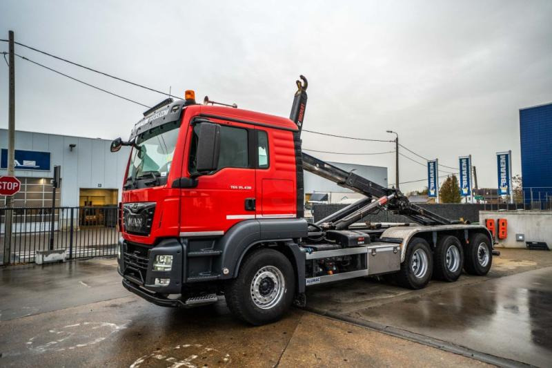 MAN TGS 35.430 BL - HIAB - Kamion sa hidrauličnom kukom: slika 1 MAN TGS 35.430 BL - HIAB - Kamion sa hidrauličnom kukom: slika 1