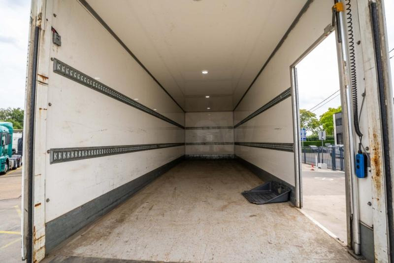 Kamion sa zatvorenim sandukom Mercedes ACTROS 2127 L+DHOLLANDIA 2T.: slika 6