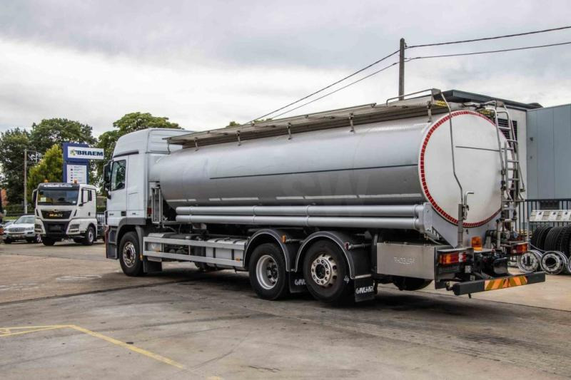 Mercedes ACTROS 2544-MP3+MAGYAR INOX18.200L+17.700L/2X6COMP - Kamion cisterna: slika 5 Mercedes ACTROS 2544-MP3+MAGYAR INOX18.200L+17.700L/2X6COMP - Kamion cisterna: slika 5