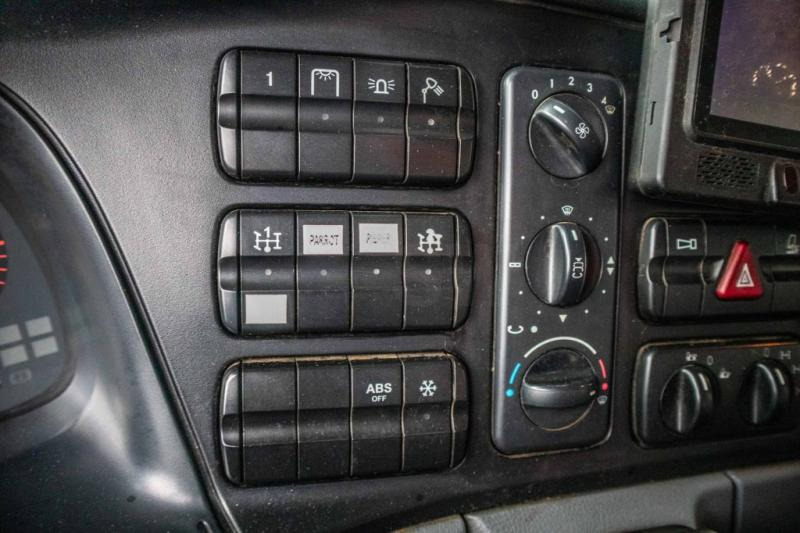 Istovarivač, Kamion sa dizalicom Mercedes ACTROS 3344 AK - HMF1643 Z2: slika 10