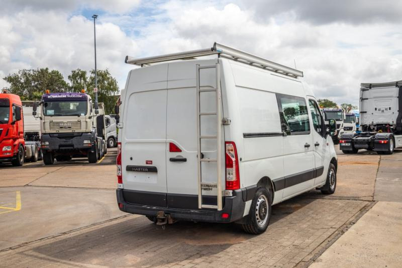 Renault MASTER 125 DCI + 6+1 personen - Furgon: slika 3 Renault MASTER 125 DCI + 6+1 personen - Furgon: slika 3