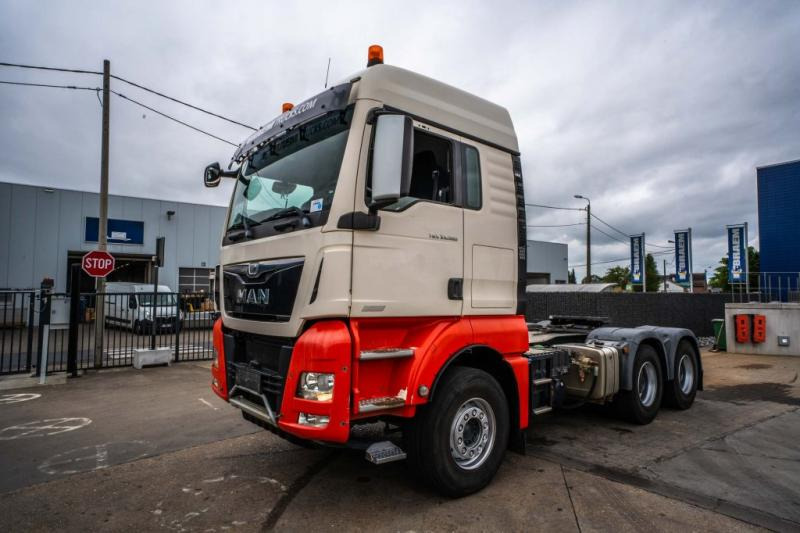MAN TGX 33.560 XLX BLS+BIG AXLES+INTARDER - Tegljač: slika 1 MAN TGX 33.560 XLX BLS+BIG AXLES+INTARDER - Tegljač: slika 1
