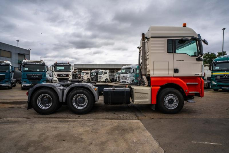MAN TGX 33.560 XLX BLS+BIG AXLES+INTARDER - Tegljač: slika 3 MAN TGX 33.560 XLX BLS+BIG AXLES+INTARDER - Tegljač: slika 3