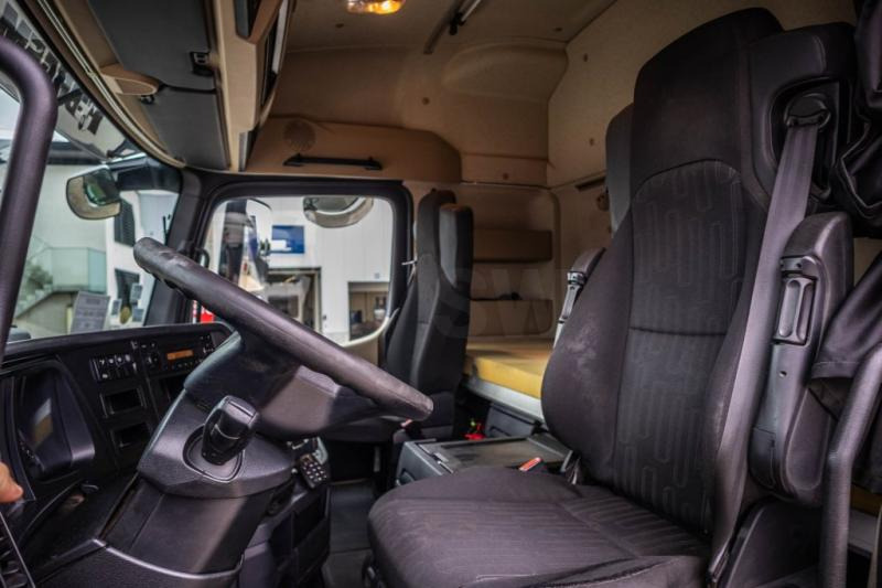 Interior photo 2: Mercedes AROCS 1846 HAD + HYDR. Mercedes AROCS 1846 HAD + HYDR.