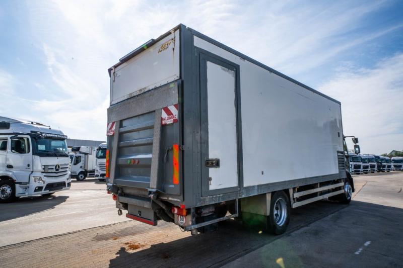 Volvo FL 240 (18t) + DHOLLANDIA 1.5T - Kamion sa zatvorenim sandukom: slika 5 Volvo FL 240 (18t) + DHOLLANDIA 1.5T - Kamion sa zatvorenim sandukom: slika 5