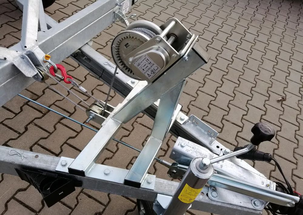 Besttrailers Przyczepa kablowa DMC 2700 kg K14" dwie osie - Kablovska prikolica: slika 3 Besttrailers Przyczepa kablowa DMC 2700 kg K14" dwie osie - Kablovska prikolica: slika 3