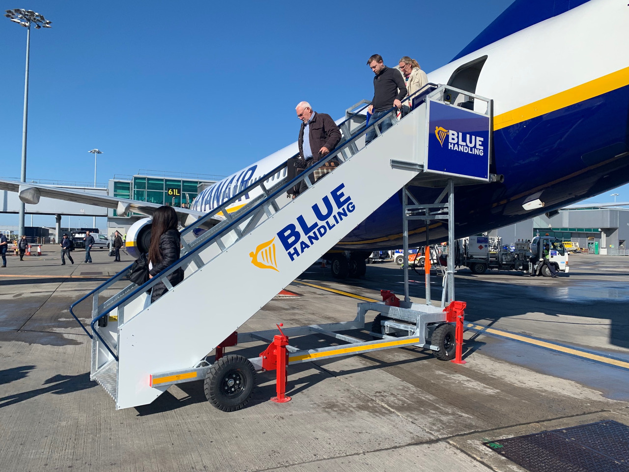ARS-1 B737 Towable Passenger Stairs - Putničke stepenice: slika 1 ARS-1 B737 Towable Passenger Stairs - Putničke stepenice: slika 1