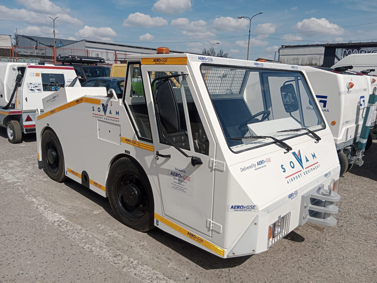SOVAM K100 - Aerodromski traktor: slika 1 SOVAM K100 - Aerodromski traktor: slika 1