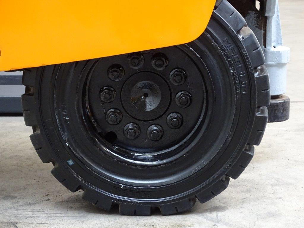 Hubtex DQ45-G - TRAVERSE - Viljuškar sa 4 strane: slika 2 Hubtex DQ45-G - TRAVERSE - Viljuškar sa 4 strane: slika 2