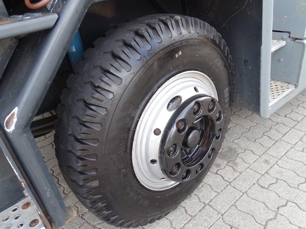 Kalmar TTX182A - Strassenzulassung - Terminalni traktor: slika 2 Kalmar TTX182A - Strassenzulassung - Terminalni traktor: slika 2