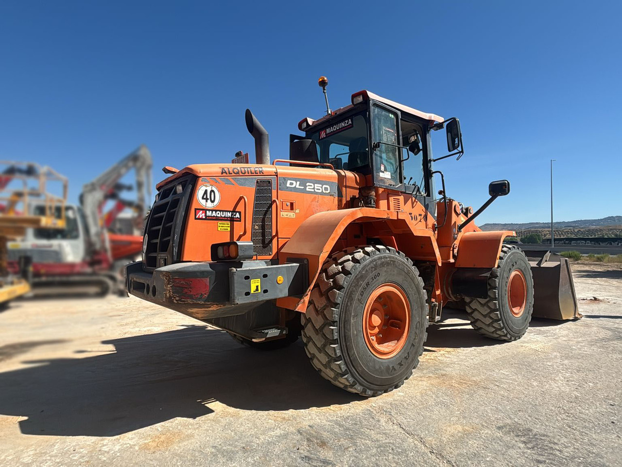 DOOSAN DL250-3 - Utovarivač točkaš: slika 4 DOOSAN DL250-3 - Utovarivač točkaš: slika 4