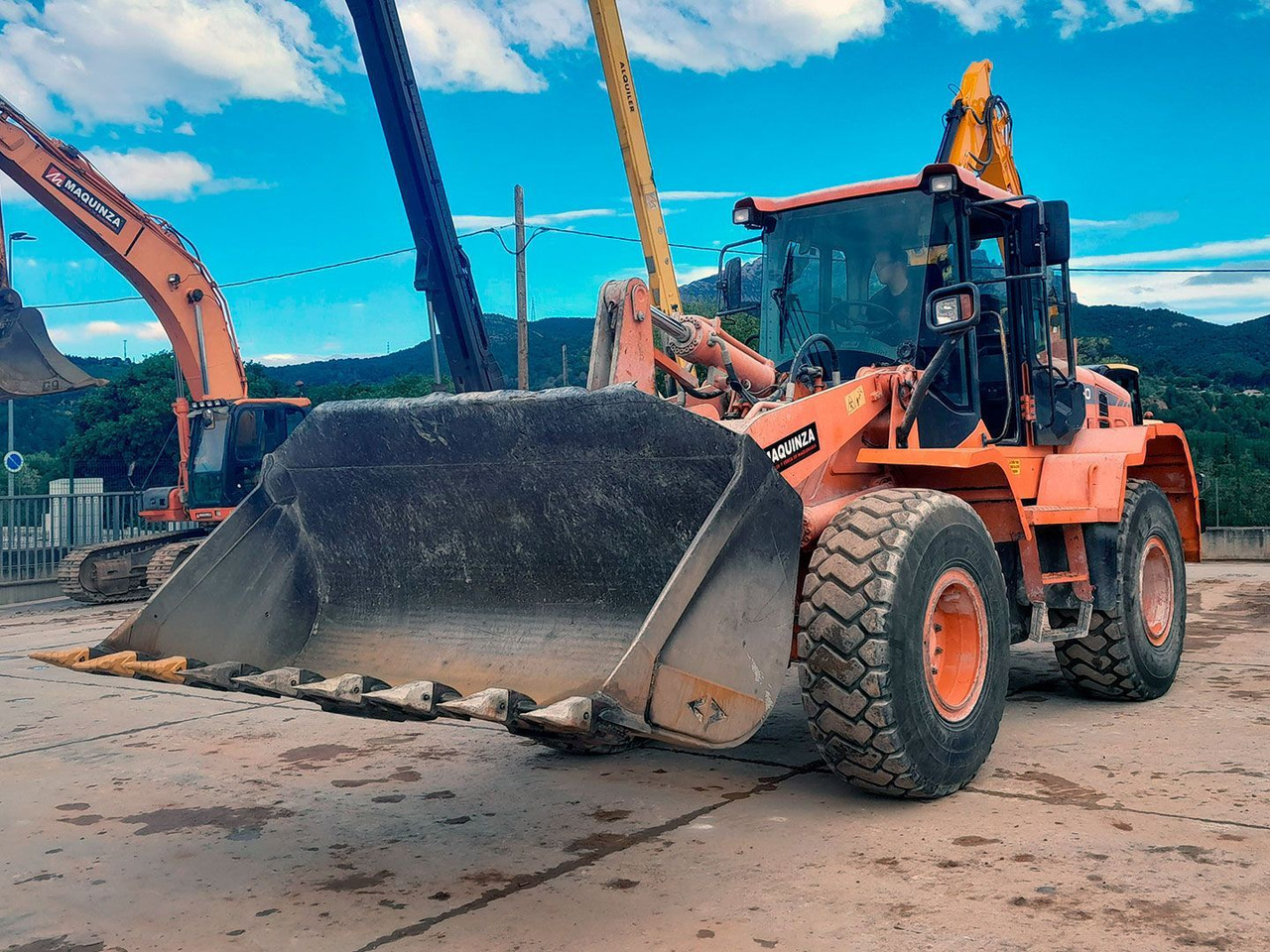 DOOSAN DL250-3 - Utovarivač točkaš: slika 4 DOOSAN DL250-3 - Utovarivač točkaš: slika 4
