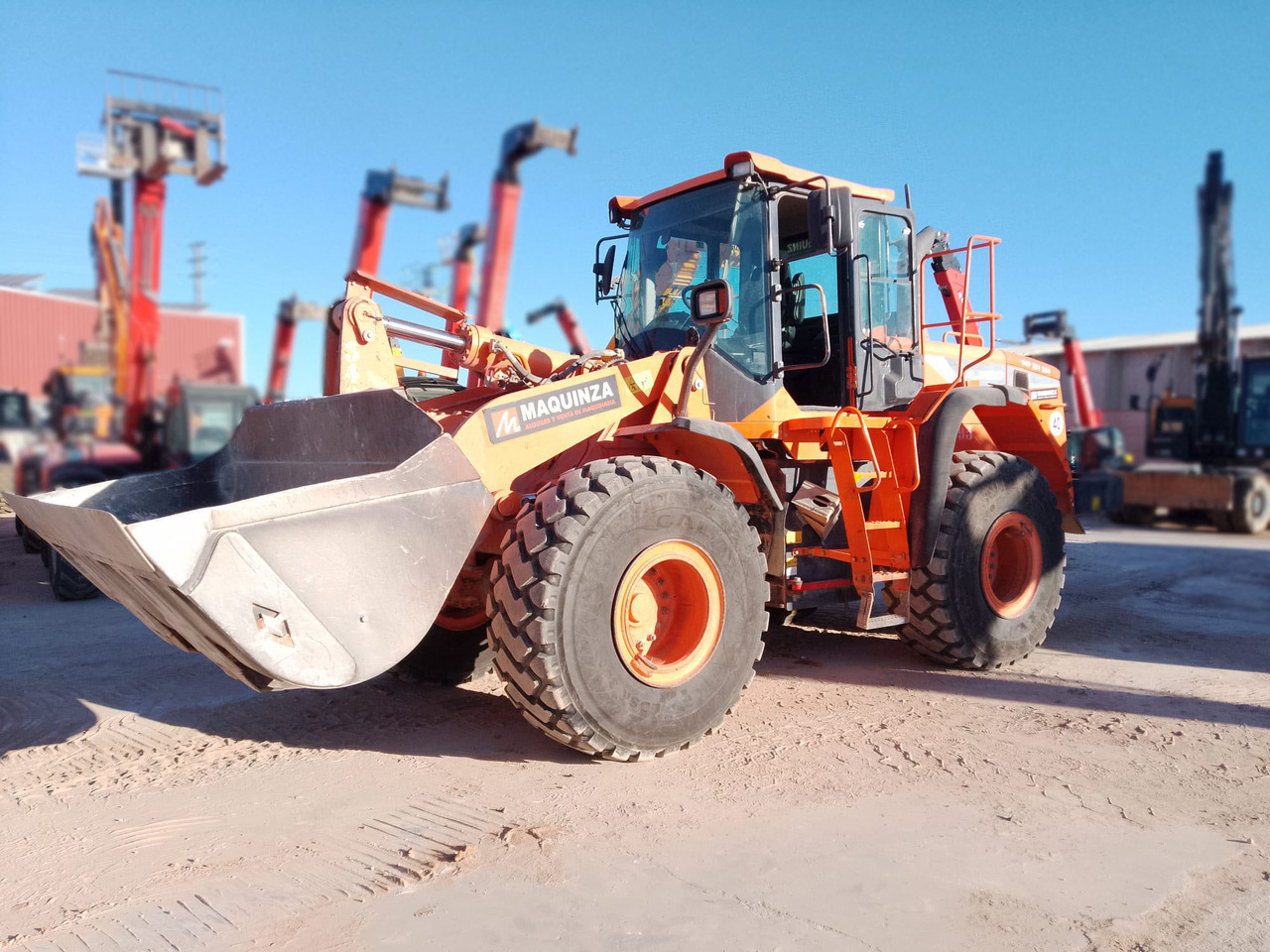 DOOSAN DL300-5 - Utovarivač točkaš: slika 4 DOOSAN DL300-5 - Utovarivač točkaš: slika 4